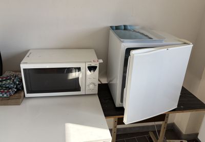 FOUR à micro-ondes LADEN, petit réfrigérateur LG, mini four SELECLINE, - Photo 1