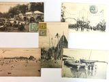 quelques vieilles cartes postales représentant des personnes et des bateaux sur une plage