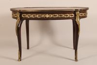 Table de milieu en acajou et placage d'acajou, à plateau cha… (photo 3)