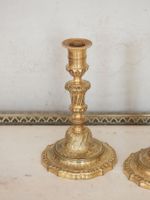 PAIRE DE FLAMBEAUX en bronze ciselé et doré à fût balustre e… (photo 2)
