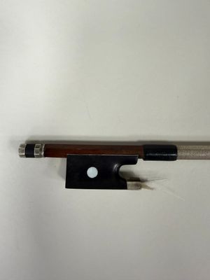 Archet de violon signé avec la marque au fer "CUNIOT-HURY" B…