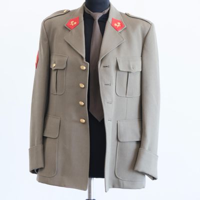 an image of a military uniform on a mannequin