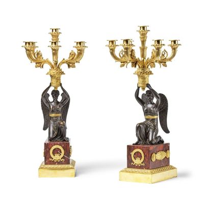 paire de candélabres anciens en bronze et marbre ornés d'anges
