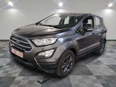 Le nouveau SUV Ford Eco-Pace est garé dans un showroom.