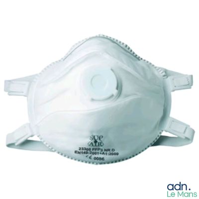 un gros plan d'un masque facial blanc sur fond blanc