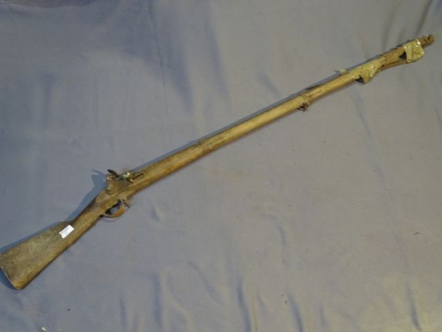 Fusil à silex dans le gout du 1777 + baïonnette - Oxydation sur l...
