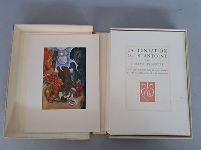 une photo d'un livre dans lequel figure l'image d'un chien