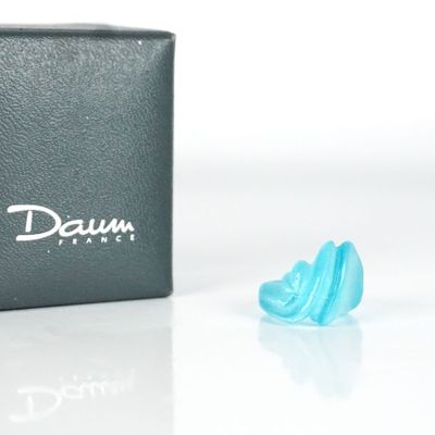 DAUM : Bague "Nymphéa" en pâte de verre teinté bleu-turquois…