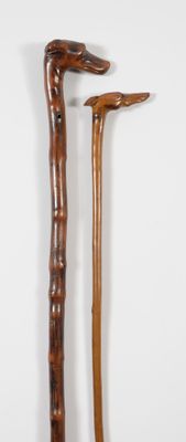 Lot de deux cannes décoratives en épineux, les pommeaux équerre sculpt - Photo 1