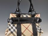 Sac à main Burberry à carreaux avec poignées cloutées