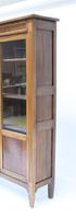 Vitrine de forme rectangulaire en acajou et placage d'acajou… (photo 2)