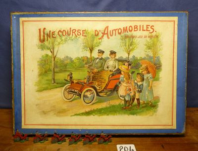 une vieille photo représentant une photo d'une famille dans une voiture