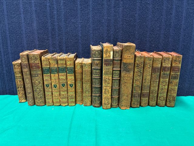 Lot de livres du 18e dont les œuvres de ROUSSEAU en 5 vol. in-16,...