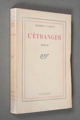 the front cover of a book with the title of the novel, l ' etranger