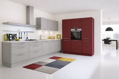 Cuisine "LENA" moderne d’environ 5 mètres linéaires, au desi…