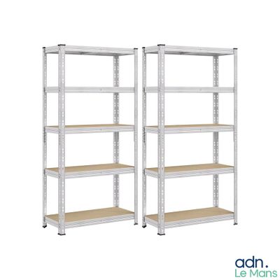 une paire d'étagères métalliques avec des tablettes en bois
