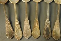 Lot de métal argenté comprenant 12 fourchettes et 10 cuillèr… (photo 4)