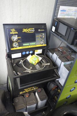 l'image d'une machine installée dans un garage