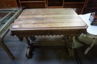Bureau néo-Renaissance du XIXe siècle - chêne - richement sc…