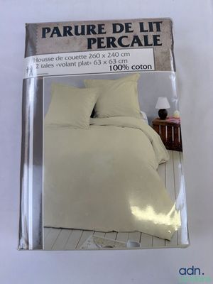 a picture of a package of duvet covers on a bed
