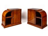 paire de meubles d'appoint Art déco en noyer avec portes vitrées