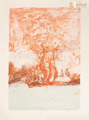 une photo d'un tableau orange et blanc accroché à un mur blanc