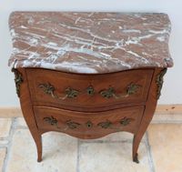 Commode sauteuse en placage d'acajou ouvrant à deux tiroir e… (photo 2)