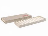 une image représentant un paquet de cigarettes posé sur une surface blanche