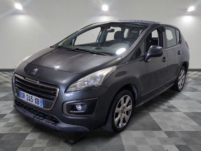 la photo d'une voiture grise garée dans un garage