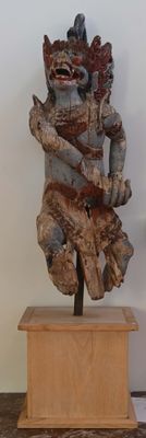 INDONESIE, BALI - XXe siècle Groupe en bois polychrome, gard…