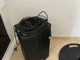 une photo d'une pièce avec une cheminée et un radiateur
