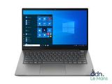 un ordinateur portable avec Windows à l'écran et un clavier