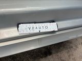 a sticker that says vpauto on the front of a car