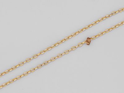 une paire de bracelets en chaîne plaqués or