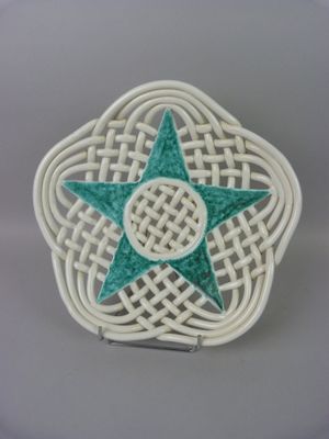 Gustave ASH à SAINTE-RADEGONDE - COUPE ajourée en faïence ém…