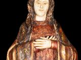 an image of a statue of a woman with a crown on her head