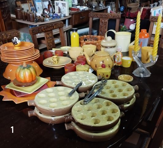 Lot comprenant : Vaisselle courant, assiettes à escargot, assiett...