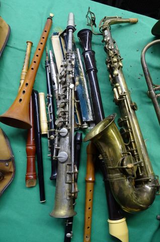 Ensemble d’instruments à vent : flûtes à bec en bois, en plastiqu...