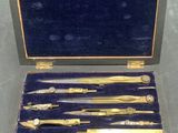 une image représentant une mallette contenant divers outils