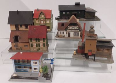 Lot de 7 maisons décoration jouef train