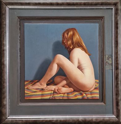 tableau représentant une femme nue assise sur un lit, recouverte d'une couverture rayée