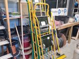 tout un tas d'outils qui traînent dans un garage