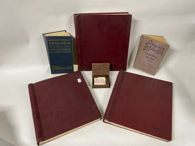 Trois albums de timbres divers et un lot de timbres en vrac