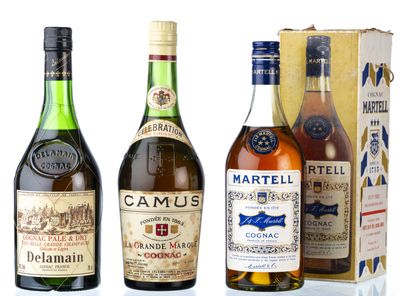 trois bouteilles de vins différents sont alignées les unes à côté des autres