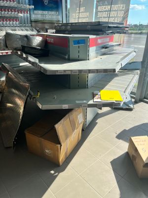 Étagère métallique vintage pour matériel agricole