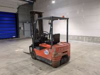 LIEU DE STOCKAGE : Châtellerault - TOYOTA - CHARIOT ELEVATEU… (photo 4)