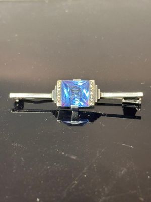 Broche en argent (800) sertie d'un spinelle synthétique tail…