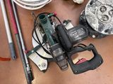 a lot of tools that are sitting on a table