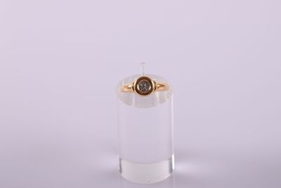 Bague en or jaune avec petite croix - Photo 1