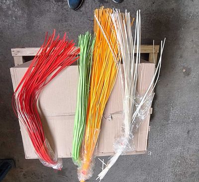 31 / 1 palette de 79 kg de décorations /// VENDU EN L'…